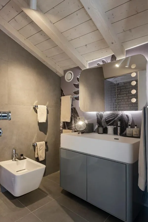 Lords Of Verona Luxury Apartments 0*,