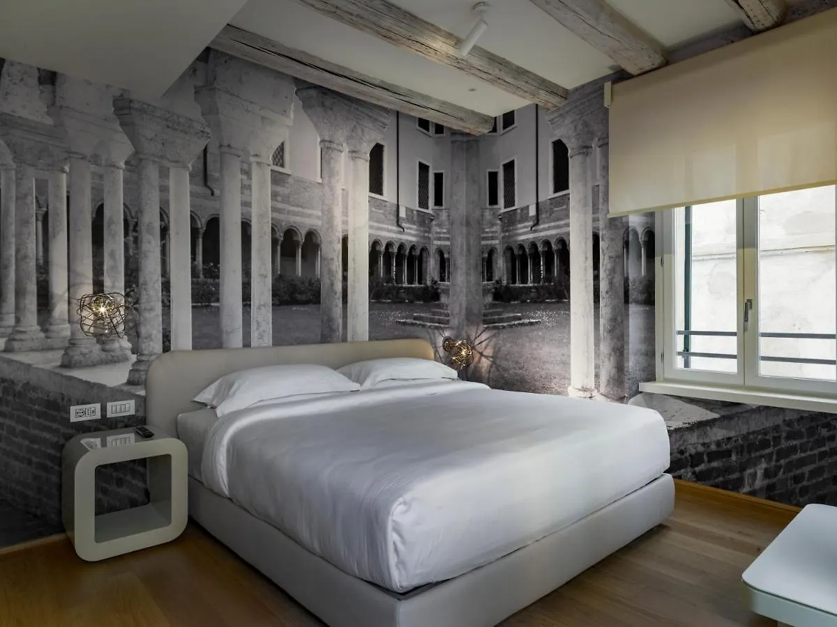 Lords Of Verona Luxury Apartments