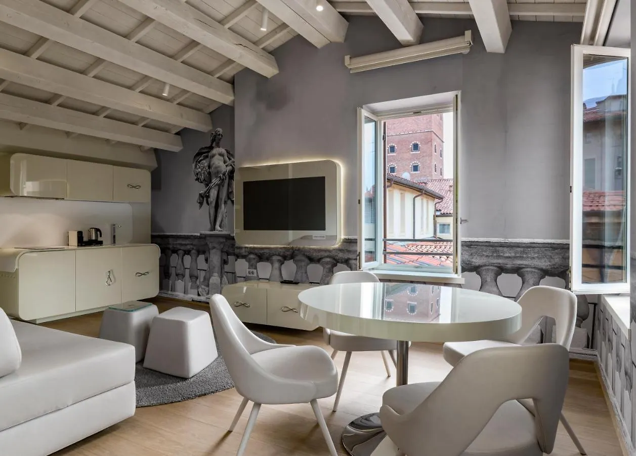 Lords Of Verona Luxury Apartments