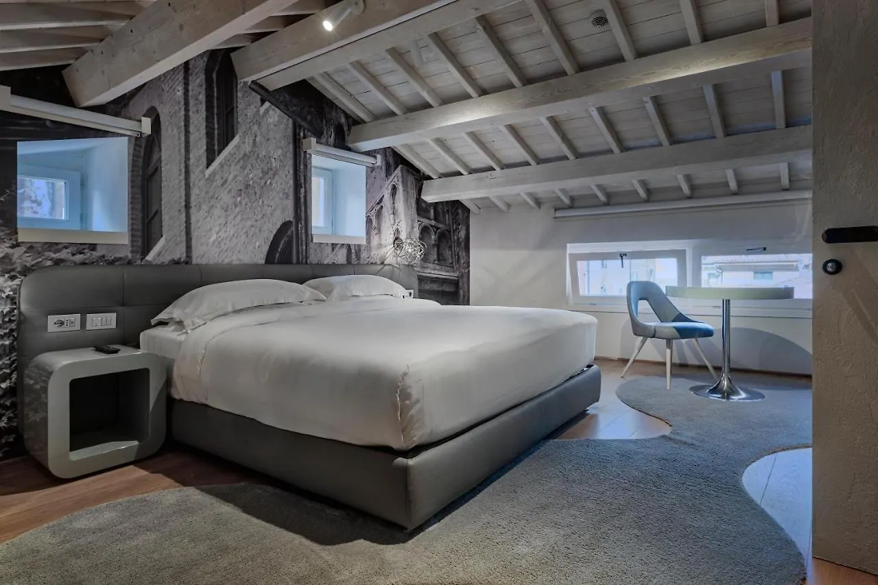Lords Of Verona Luxury Apartments
