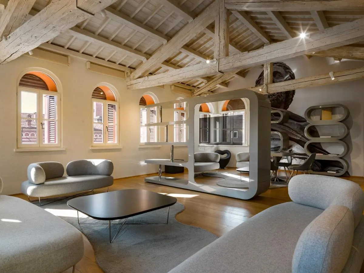 Lords Of Verona Luxury Apartments 0*,  Италия