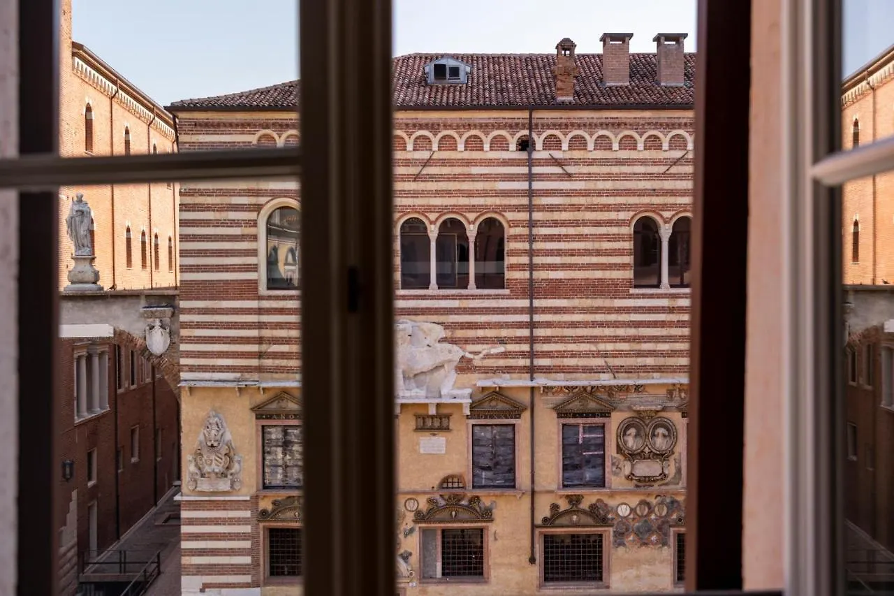 Lords Of Verona Luxury Apartments Италия